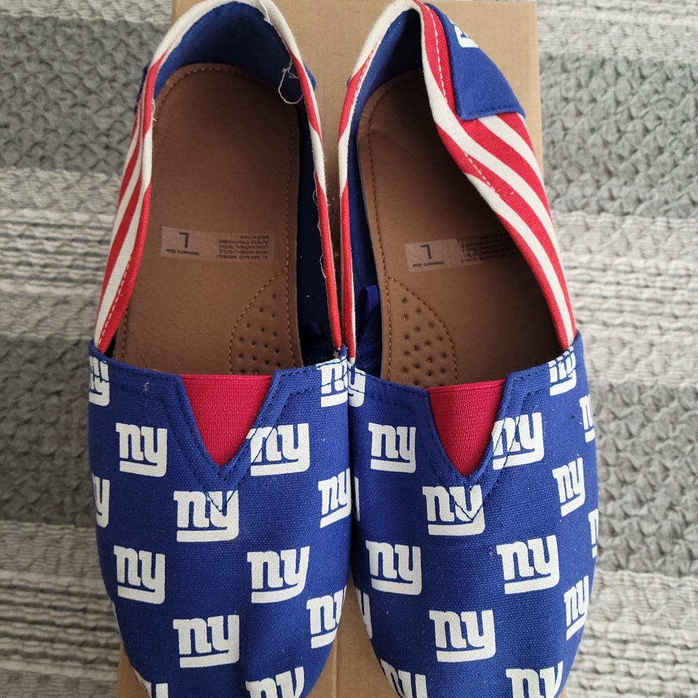 Giants flats